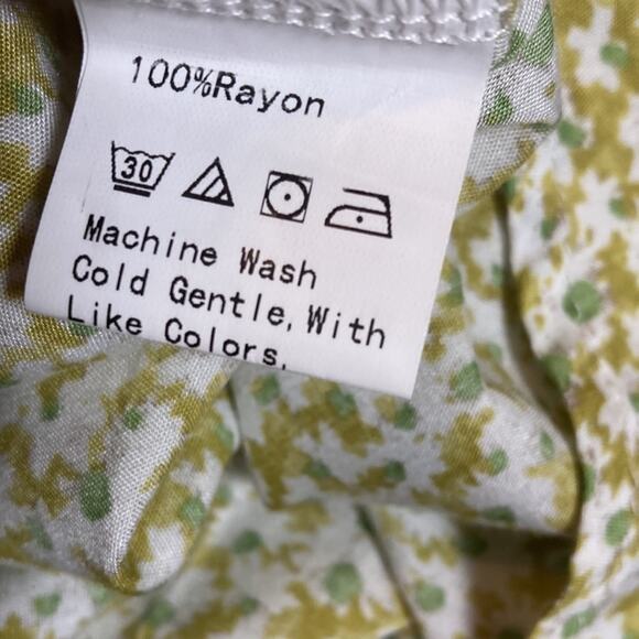 NWT Boutique Cinnie Floral Ruffle Sleeveless Top Sz Large - Picture 11 of 13